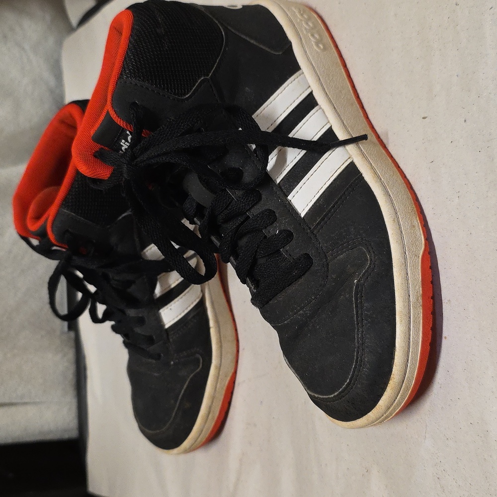 Adidas Hoops 2.0 Black, White, And Red Hi-Top Sneakers Youth Boys Size 6 - Picture 4 of 11